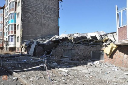 Hit a sürgősségi ház Karaganda, épülő részvényesek alapok (fotó) ( „besoba”) Megüt a sürgősségi ház Karaganda épült rovására részvényesek (fotó)