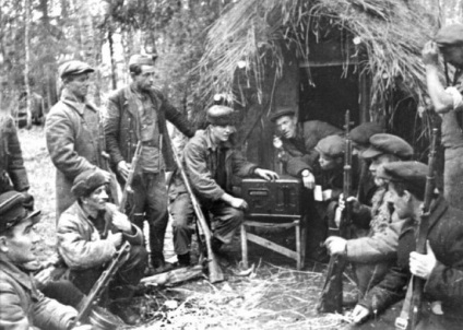 A partizánok a Nagy Honvédő Háború (War) A partizánok a Nagy Honvédő Háború