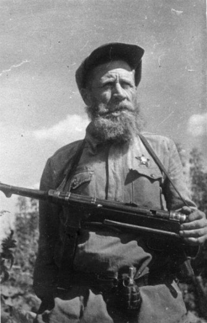 A partizánok a Nagy Honvédő Háború (War) A partizánok a Nagy Honvédő Háború