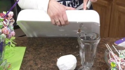 Hab a labdát a kezüket (ez szolgál alapul) Hab a labdát a kezüket