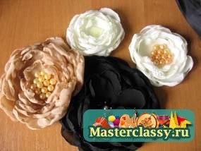 Lush virág gyapjú saját kezében (virág gyapjú kezével fotó) Lush virág gyapjú a saját kezét