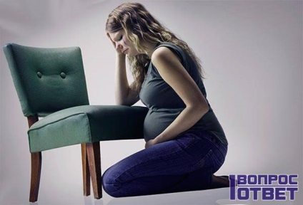 Miért terhes nők nem ülhetnek törökülésben - az oka a tilalmat, hogy átlépje a lábát a terhes nők számára