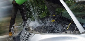 Okai túlmelegedés autó motorja - megszünteti a saját video (túlmelegedés) Okai túlmelegedés autó motorja - megszünteti a saját video