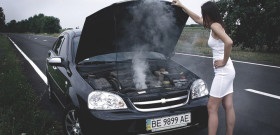 Okai túlmelegedés autó motorja - megszünteti a saját video (a motor) Okai túlmelegedés autó motorja - megszünteti a saját video