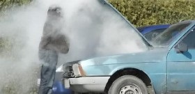 Okai túlmelegedés autó motorja - megszünteti a saját video (okok) Okai túlmelegedés autó motorja - megszünteti a saját video