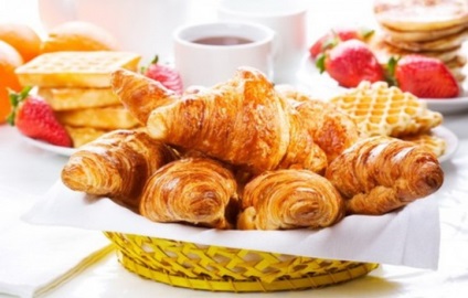 Receptek croissant-t a tészta, a titkos összetevők és választás