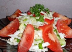 Saláta paradicsom Kínai kel (Brassica pekinensis saláta paradicsom) Kínai kel saláta paradicsommal