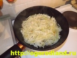 Saláta „Obzhorka” (saláta „Obzhorka” klasszikus származó kenyérkockákkal) Saláta „Obzhorka”