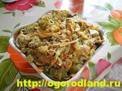 Saláta „Obzhorka” (saláta „Obzhorka” klasszikus származó kenyérkockákkal) Saláta „Obzhorka”