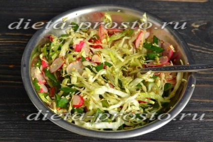 Saláta retek és káposzta dyukanu recept fényképpel (káposzta) Saláta retek és káposzta dyukanu recept egy fotó
