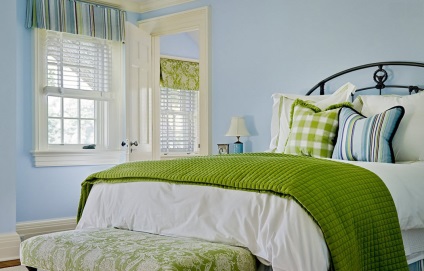 A színkombináció a belsejében egy hálószoba, zöld, lila, szürke, bézs, barna és egyéb
