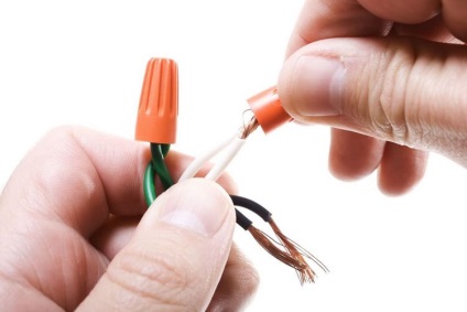 Csatlakozás az elektromos vezetékek és kábelek - javítás és kiképzésével házak (drótok) Csatlakozás az elektromos vezetékek és kábelek - javítás és kiképzésével házak