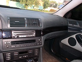 Azt hogy a rádió a Hyundai Accent magad (bal hátsó hangszóró) Azt hogy a rádió a Hyundai Accent magad