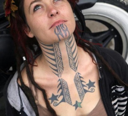 A tetoválás a nyakán - dekorációs vagy kihívás