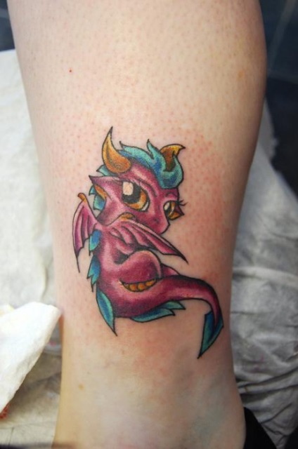 Tattoo lányok sárkány fontos gondolatok és vázlatok