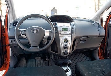 Tesztvezetés Toyota Yaris yaris fényes!