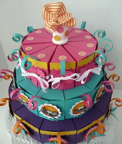 Cake édes születésnapját az óvodában
