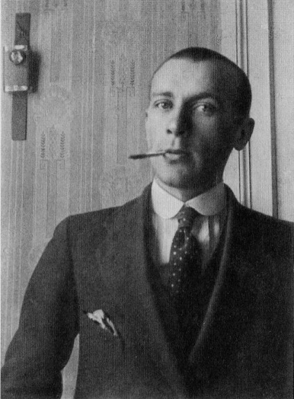 Kreativitás és rövid életrajzát Bulgakov (a rövid életrajzot az író Bulgakov Bulgakov Bulgakov életrajz rövid életrajz és kreativitás) Kreativitás és rövid életrajza Bulgakov