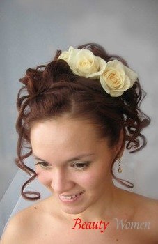 Kiválasztása egy esküvői frizura az arc formáját (egy kör, ovális, négyzet, szív alakú,