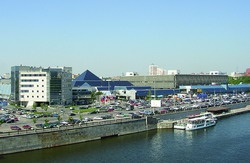 Exhibition Complex at Presnya volt és marad a közepén a magyar kiállítás üzleti (komplex) Exhibition Complex at Presnya volt és marad a közepén a magyar kiállítás üzleti