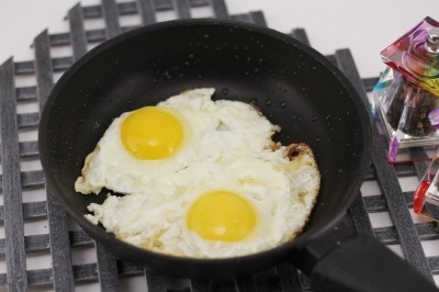 Fried tükörtojást - lépésről lépésre recept, hogyan kell főzni fotókkal