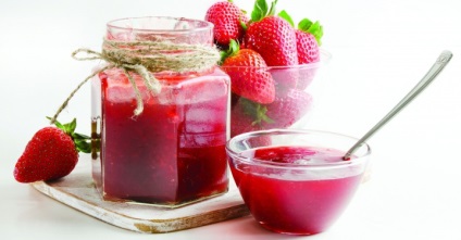 Jelly eper télen - a legjobb receptek és anélkül zselatin