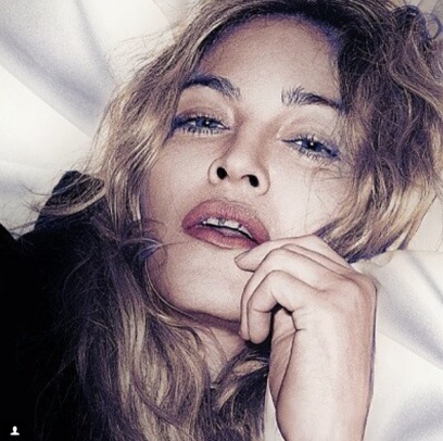 58 éves Madonna megosztott egy fotót smink nélkül, kozmopolita magazin (smink nélkül) 58 éves Madonna megosztott egy fotót smink nélkül, kozmopolita magazin