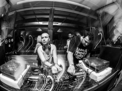 Alex törölték most egy techno cigány (lesz) Alex törölték most egy techno cigány
