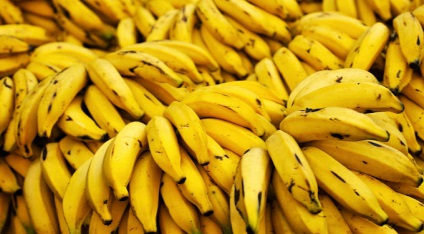 A banán az előnyei és hátrányai, kalória, egészséges és gyógyító tulajdonságokkal, ellenjavallatok és férfiak