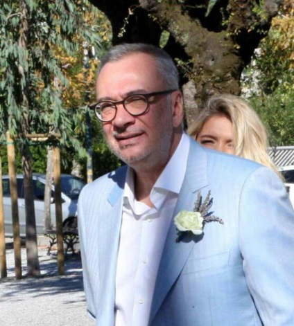 Brezsnyev és Meladze szerelmi történet legrejtélyesebb csillagos pár - női titkok (állítólag az énekes Vera Brezhnev és zeneszerző Konstantin Meladze titokban legalizálja a kapcsolatukat Forte dei Marmi (Olaszország) a közeli barátja és a csillagok.) Brezsnyev és Meladze szerelmi történet legrejtélyesebb csillagos pár - női titkok
