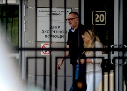 Brezsnyev és Meladze szerelmi történet legrejtélyesebb csillagos pár - női titkok (állítólag az énekes Vera Brezhnev és zeneszerző Konstantin Meladze titokban legalizálja a kapcsolatukat Forte dei Marmi (Olaszország) a közeli barátja és a csillagok.) Brezsnyev és Meladze szerelmi történet legrejtélyesebb csillagos pár - női titkok