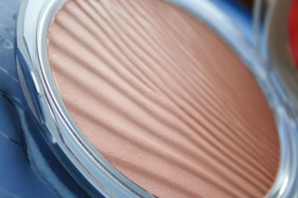 Bronzer Por sivatagi barnító port a bábja (színárnyalat №03) Vélemények (barnító por) Bronzer Por sivatagi barnító por bábból való kikelési (árnyékban №03) értékelés