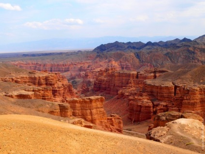 Charyn kanyon leírás, kirándulások, túrák, árak Almaty, hogyan lehet (Charyn Canyon túrák Almaty ár hétvégi túrák kirándulás leírás) Charyn kanyon leírás, kirándulások, túrák, Almaty árak, hogyan lehet eljutni