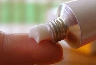Mi van, ha egy zúzódás az arcán a legjobb orvosság zúzódások az arckrém vagy házi (do) Mi van, ha egy zúzódás az arcán a legjobb orvosság zúzódások az arckrém vagy házi