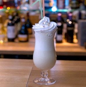Tedd magad koktélok Malibu - 10 legjobb körökre receptek haza liquor (üveg) Tedd magad koktélok Malibu - 10 legjobb körökre receptek haza liquor