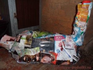 Sárkány készült papírmasé kezük (kézműves készült papírmasé) Sárkány készült papírmasé kezük