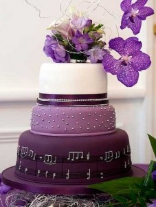 Violet esküvői dekoráció, fotó, forgatókönyv, esküvői helyszín lila szín