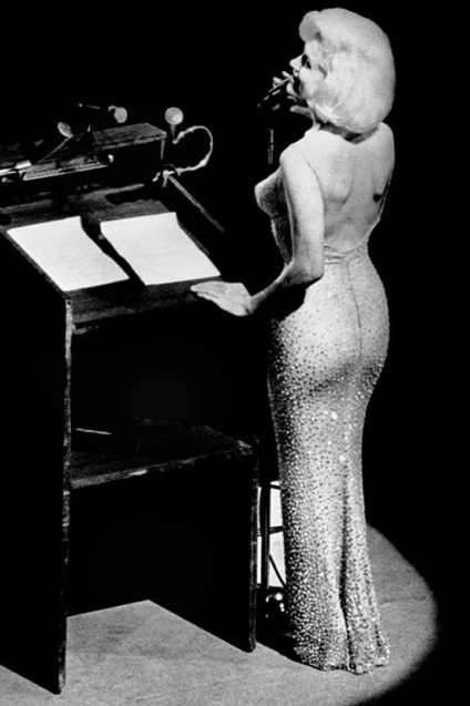 Csupasz „ruha csillag a leginkább felháborító ruhák hírességek történetében Marilyn Monroe, és Barbra