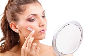 Hormonális kenőcsök vitiligo - jellemzők és az alkalmazás (vitiligo) Hormonális kenőcsök vitiligo - jellemzése és alkalmazása