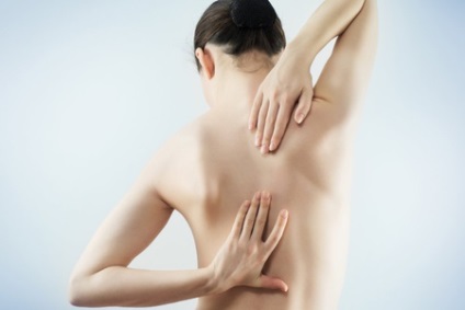 Porckorongsérv háti gerinc tünetek és a kezelés