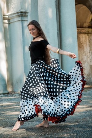 Spanyol flamenco szoknya, hogyan kell kiválasztani, vagy hogy (spanyol) Spanyol flamenco szoknya, hogyan kell választani, vagy hogy