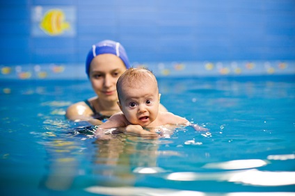 Hogyan kell tanítani a gyermeket, hogy úszni egyszerű, hatékony ajánlások