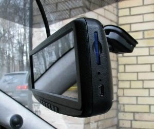 Hogyan lehet csatlakoztatni a tolatókamera a készülékre vagy tablet pumpával kényelmet egy autó - a tiéd