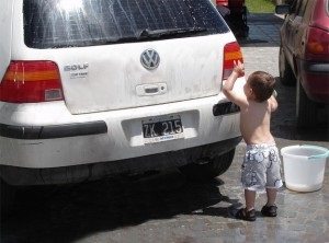 Hogyan mossa az autót Karcher, kézzel, az autómosó
