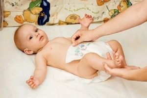 Як правильно одягнути підгузник немовляті корисні поради