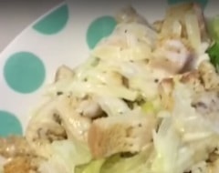 Hogyan kell főzni egy finom diéta saláta - Caesar - csirkével