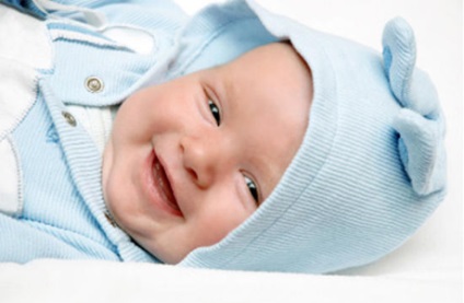 Hogyan lehet fejleszteni a gyermek 3 hónapos fizikailag és érzelmileg