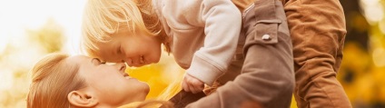 Hogyan készítsünk egy lenyomat és a láb a gyermek kezeli a tésztát, egy találkozóhely a boldog anya