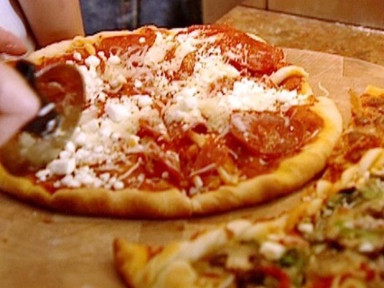 Hogyan készítsünk egy finom mártást pizza recept több változatban