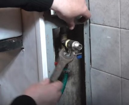 Eltávolítása régi WC-technológiai szabályok lebontása